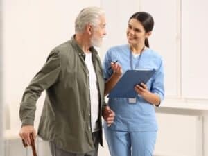 auxiliar-enfermeria-geriatria