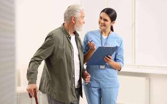 auxiliar-enfermeria-geriatria